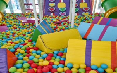 Contamos con parque de bolas para niños seguros